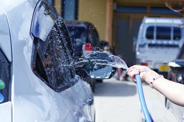 洗車の頻度と傷付かない洗車のコツ 洗車機 コーティング車 色別に解説 ワンダフルライフ