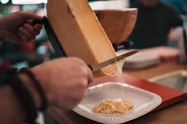 一般的なラクレットチーズ